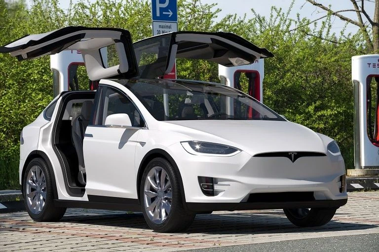 Offerta SUV e CrossOver Auto in abbonamento: come funziona il piano di  noleggio CarCloud Tesla Model Y Plus di Drivalia - quanto costa, come  iscriversi, indicazioni e link utili Elettrica