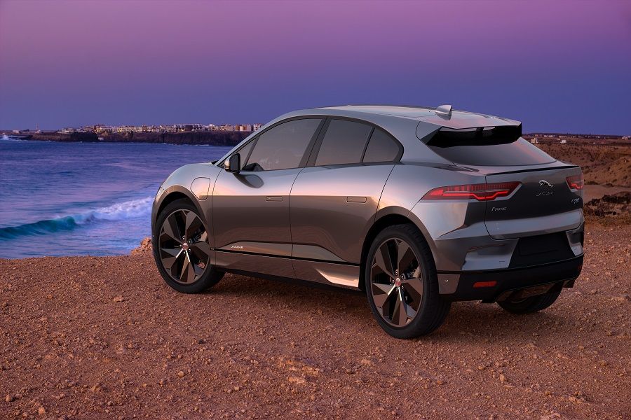 noleggio auto lungo termine Jaguar vantaggi