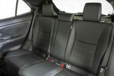 Toyota Yaris Cross 1.5H 116 CV E-CVT Business dotazioni e optional
